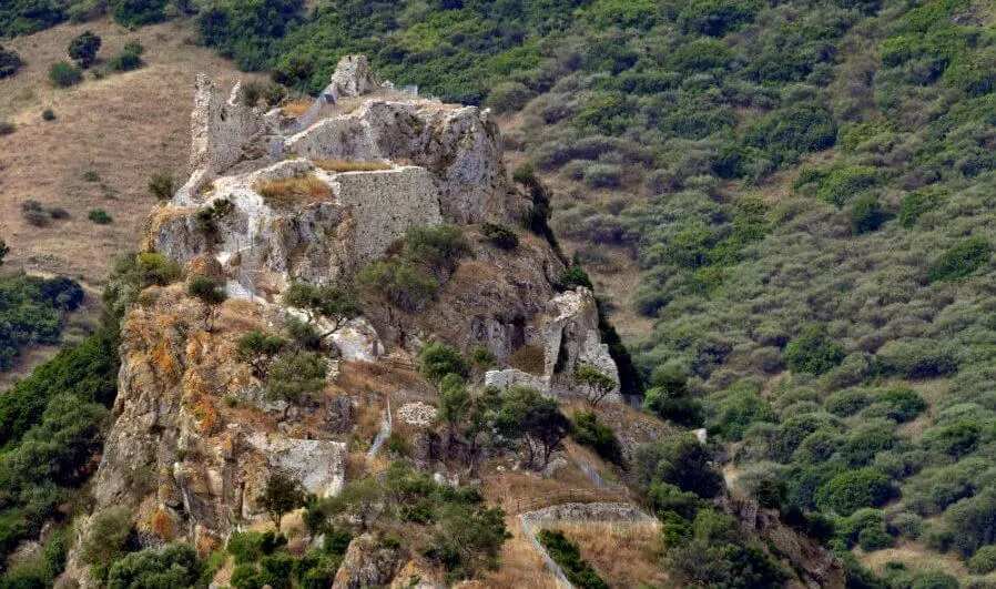 Castello Di Pontes, Letterati E Fantasmi